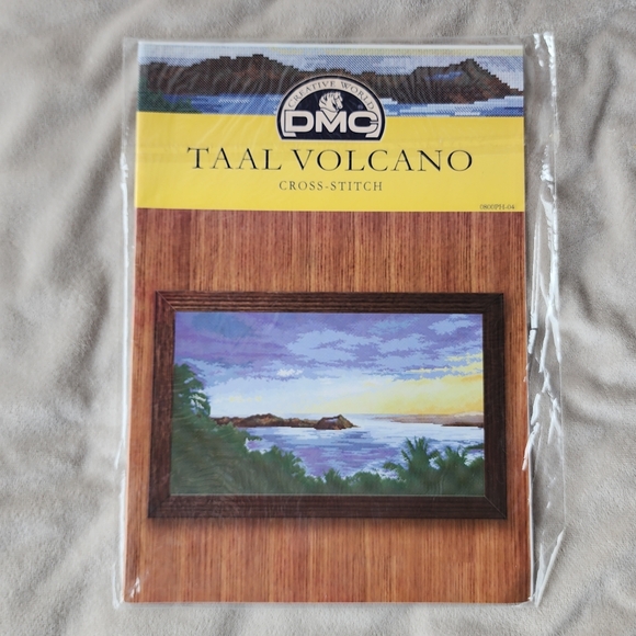 CROSS-STITCH Taal Volcano (Philippines) - Picture 1 of 5